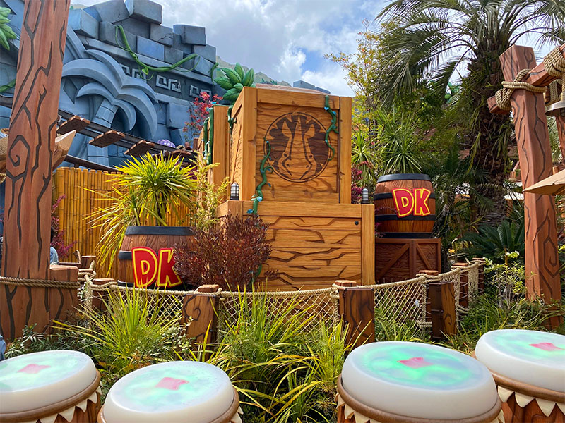 O jogo de bongos na Donkey Kong Country na Universal Studios Japan